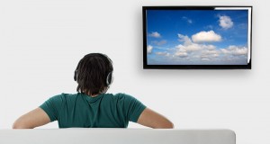 Jobb hanghatás érhető el a TV tartó konzol megfelelő felszerelésével